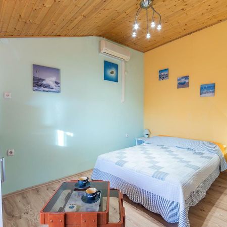 Apartment In Center Pula Exterior photo