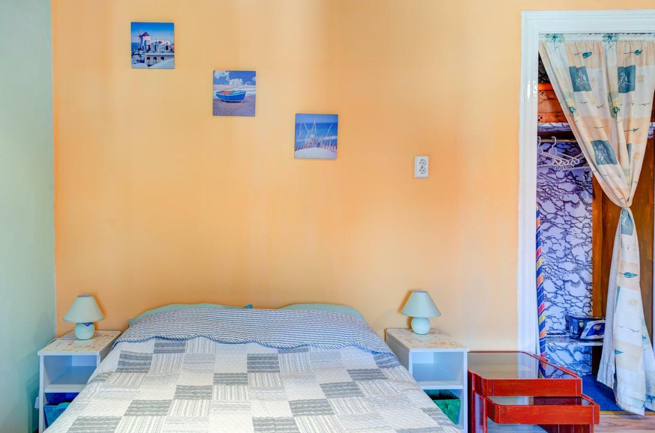 Apartment In Center Pula Exterior photo